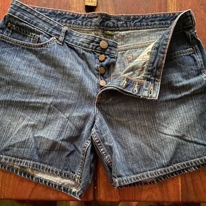 Eddie Bauer Women's Button Fly Blue Jean Shorts Size 14
